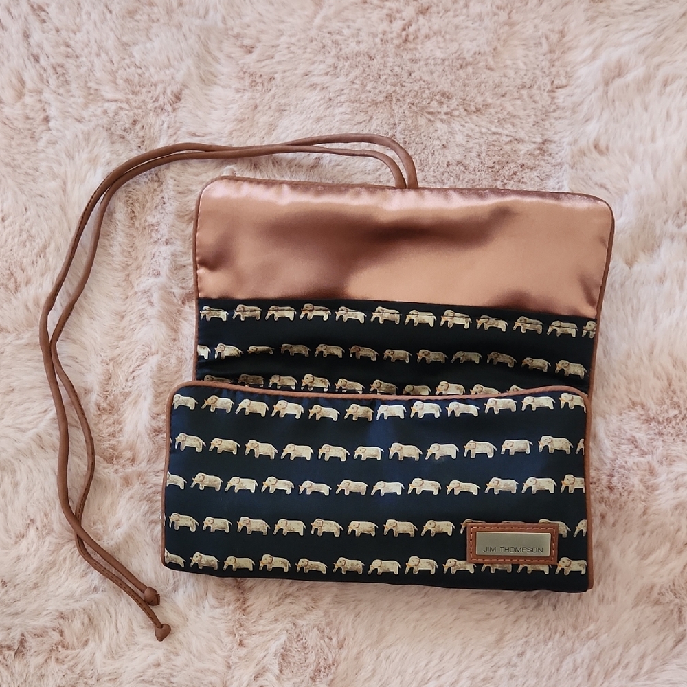 Thompson Women's Elephant Print Cosmetic Bag - Black and Cream